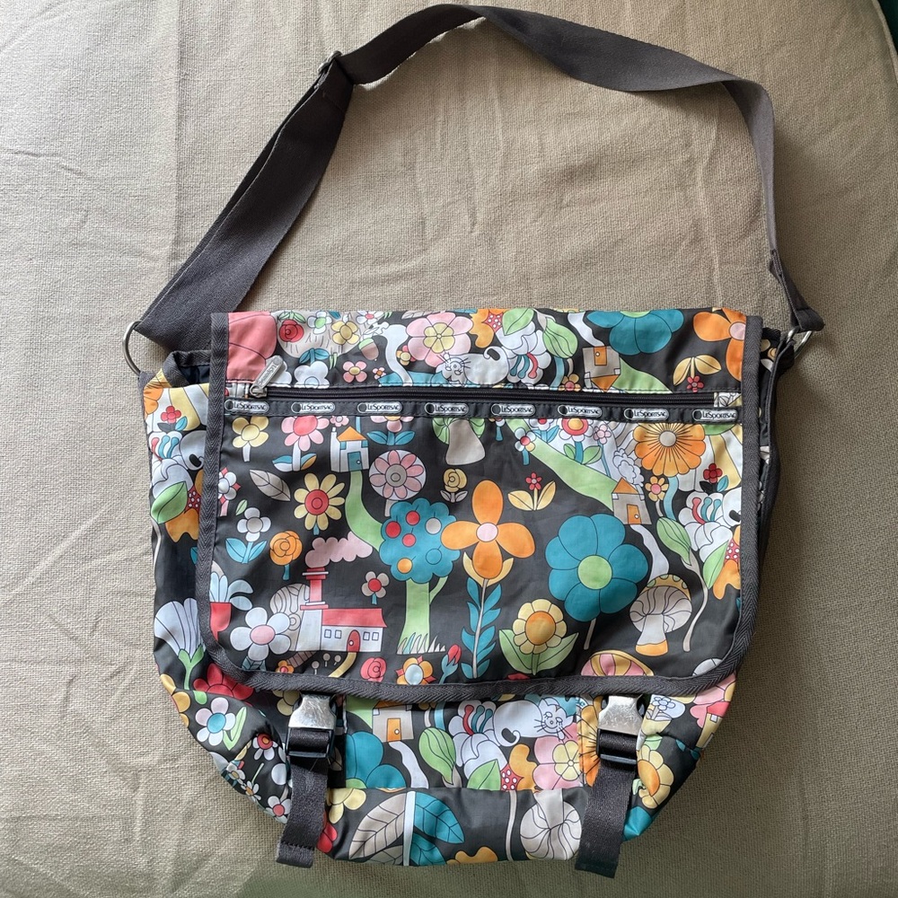 LeSportsac Messenger laptop crossbody bag